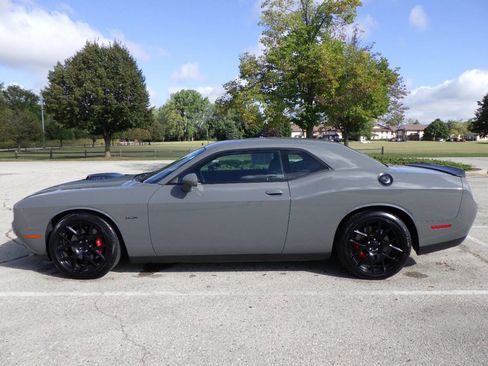 Used 2018 Dodge Challenger R/T Plus image 8