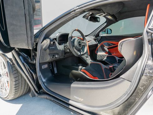 Used 2022 McLaren 765LT RWD image 60