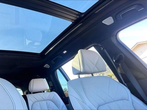 Used 2026 BMW X7 xDrive40i w/ Executive Package image 28