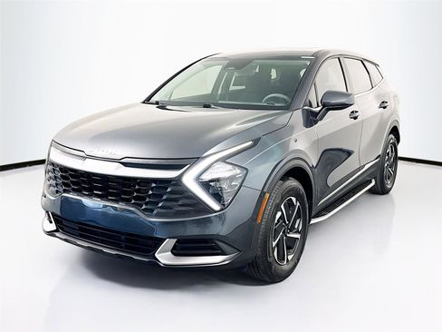 Used 2023 Kia Sportage LX image 1