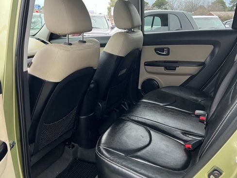 Used 2012 Kia Soul ! w/ Premium Pkg image 18