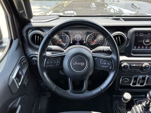 Used 2020 Jeep Gladiator Sport w/ Quick Order Package 23S AWD/4WD image 18