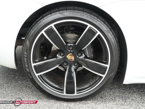 Used 2018 Porsche 718 Cayman RWD image 11