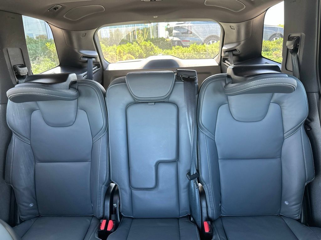 Used 2024 Volvo XC90 T8 Ultimate w/ Protection Package Premier AWD/4WD image 24