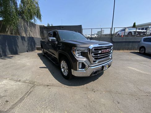 Used 2019 GMC Sierra 1500 SLT w/ SLT Premium Plus Package AWD/4WD image 8