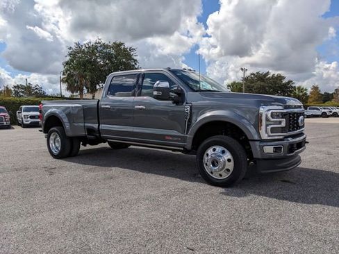 Used 2026 Ford F450 Platinum w/ Platinum Plus Package image 2