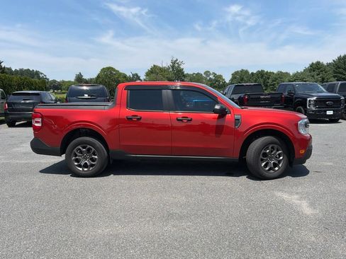 Used 2023 Ford Maverick XLT FWD image 2