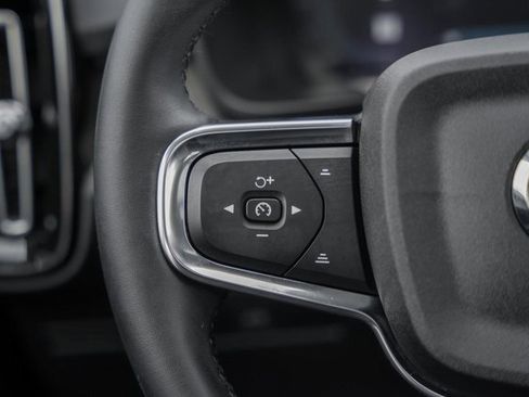 Certified 2023 Volvo XC40 B5 Plus w/ Protection Package Premier image 29