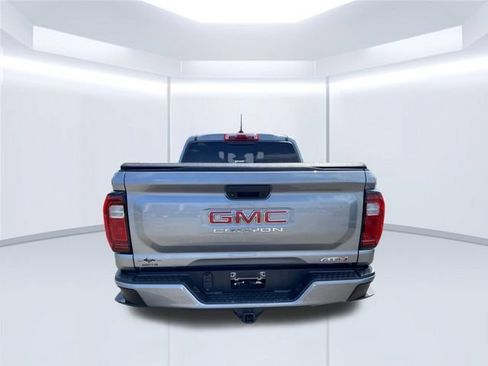 Used 2023 GMC Canyon AT4 AWD/4WD image 9