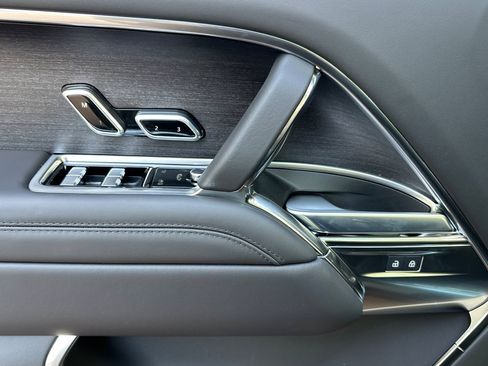 New 2026 Land Rover Range Rover SE image 15