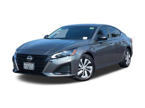 Certified 2025 Nissan Altima 2.5 S FWD image 1
