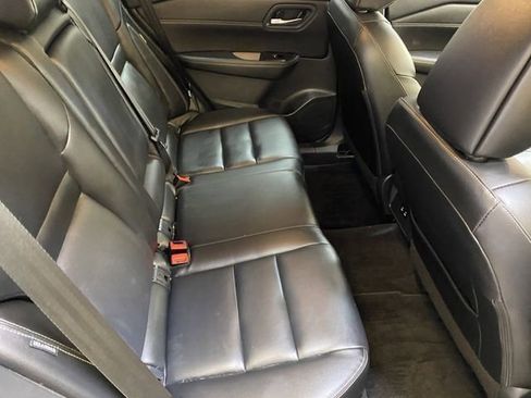 Used 2025 Nissan Rogue SL FWD image 27