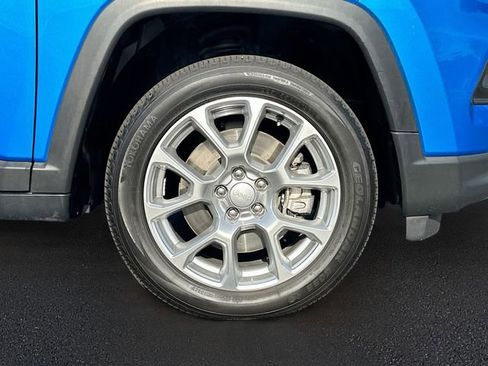 Used 2024 Jeep Compass Latitude image 29