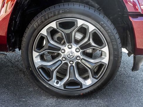 Used 2022 RAM 1500 Limited w/ Body-Colour Bumper Group image 5