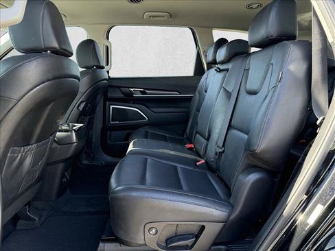 Used 2023 Kia Telluride LX FWD image 16