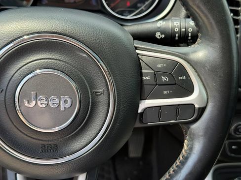 Used 2018 Jeep Compass Latitude w/ Popular Equipment Group AWD/4WD image 16