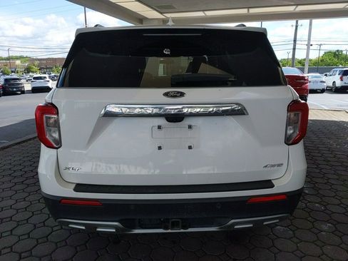 Used 2022 Ford Explorer XLT w/ Equipment Group 202A AWD/4WD image 7