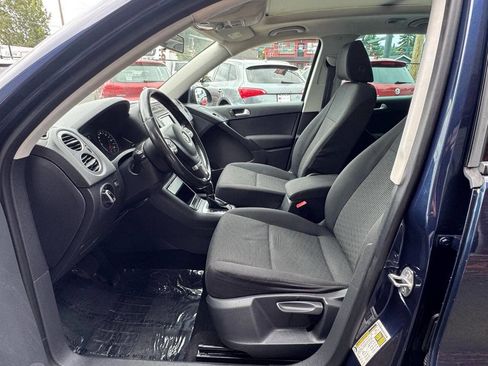 Used 2013 Volkswagen Tiguan S image 11