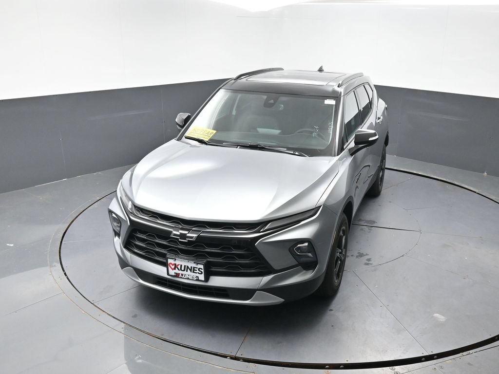New 2026 Chevrolet Blazer LT w/ Midnight/Sport Edition AWD/4WD image 32