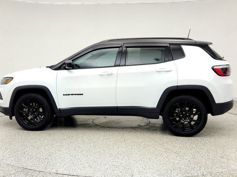 Used 2024 Jeep Compass Latitude w/ Altitude Special Edition AWD/4WD image 8