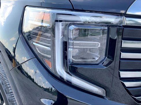 Used 2024 GMC Sierra 1500 AT4 w/ Technology Package AWD/4WD image 27