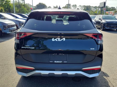 Used 2023 Kia Sportage LX AWD/4WD image 5