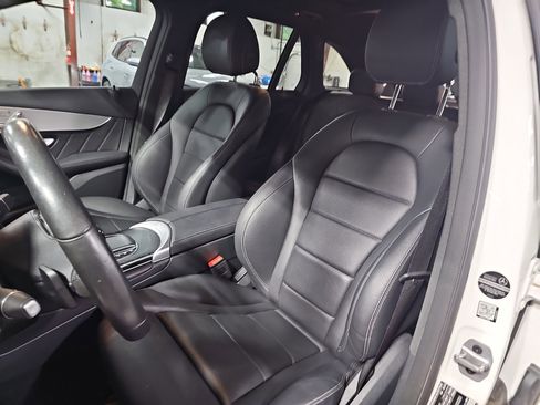 Used 2022 Mercedes-Benz GLC 300 4MATIC image 18