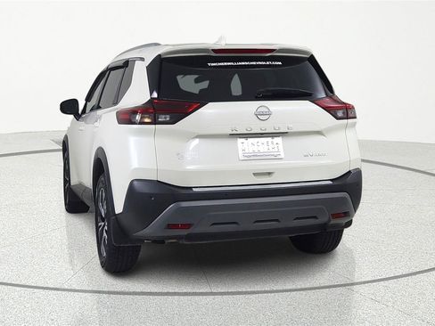 Used 2022 Nissan Rogue SV w/ SV Premium Package image 3