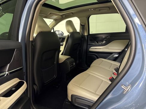 Used 2026 Lincoln Corsair Premiere image 17