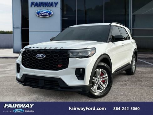 Used 2025 Ford Explorer ST image 1