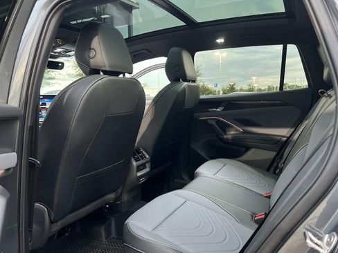 New 2026 Volkswagen Tiguan SE R-Line FWD image 22