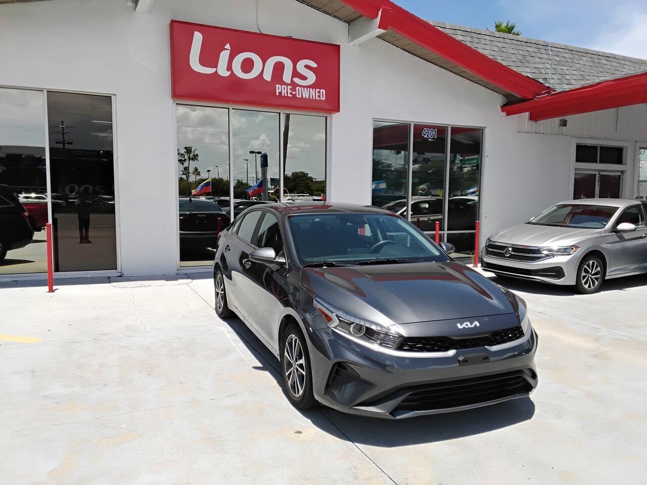 Used 2022 Kia Forte LXS FWD image 8
