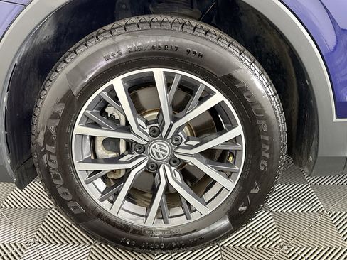 Used 2021 Volkswagen Tiguan S image 34