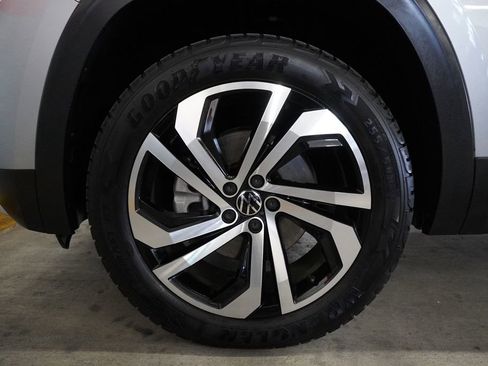 Used 2023 Volkswagen Atlas Cross Sport SEL image 15