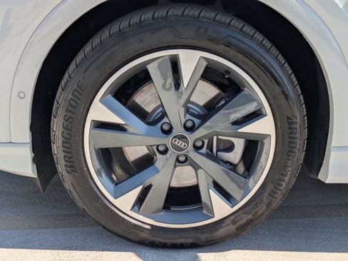 Used 2024 Audi Q4 e-tron Premium Plus w/ Premium Plus AWD/4WD image 27