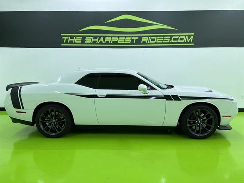 Used 2021 Dodge Challenger R/T Scat Pack w/ Driver Convenience Group RWD image 11