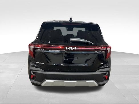 Used 2024 Kia Seltos LX AWD/4WD image 5