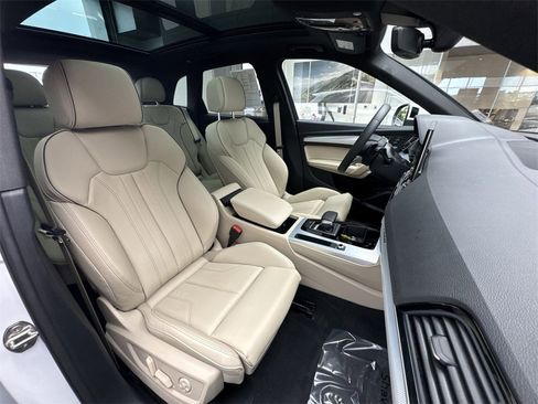 Certified 2025 Audi Q5 2.0T Premium Plus w/ Premium Plus Package image 27