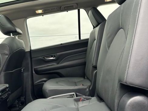 Used 2026 Toyota Grand Highlander Limited image 15