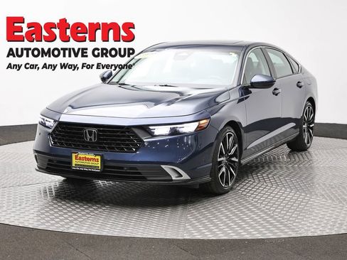 Used 2025 Honda Accord Touring image 1