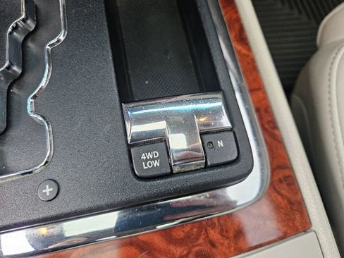 Used 2007 Jeep Commander Limited w/ Trailer Tow Group IV image 20