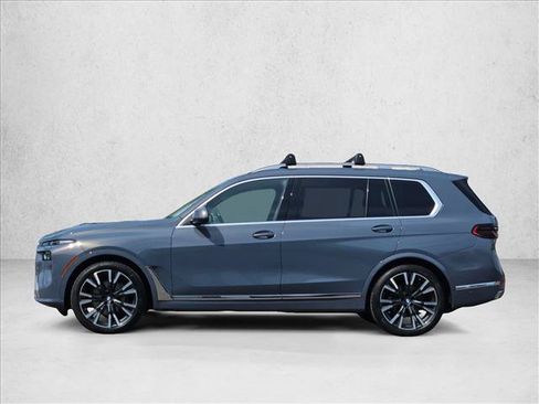 Used 2025 BMW X7 xDrive40i w/ Premium Package AWD/4WD image 5