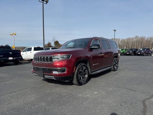 Used 2024 Jeep Wagoneer L Series III w/ Flexible Seating Group image 13