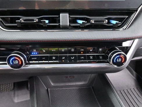Used 2025 Chevrolet Equinox RS w/ Safety and Technology Package FWD image 25