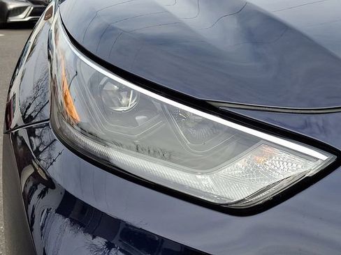 Certified 2021 Toyota Highlander XLE image 9