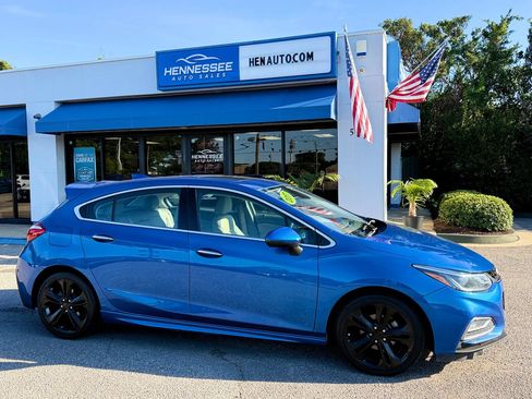 Used 2017 Chevrolet Cruze Premier FWD image 10