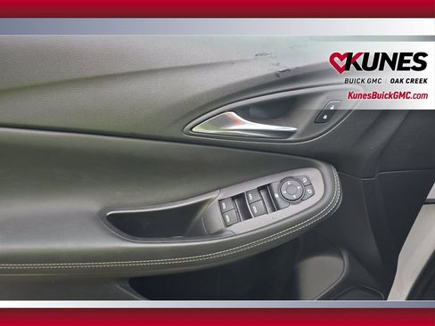 Used 2025 Buick Encore GX Preferred image 16