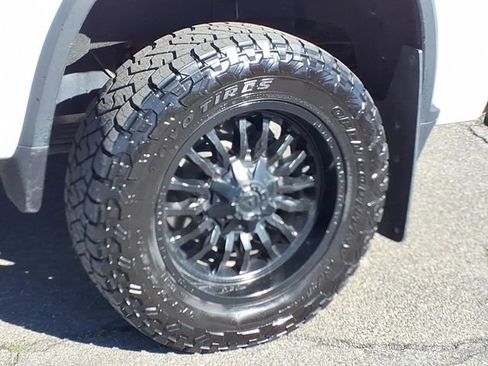 Used 2021 Chevrolet Silverado 2500 LTZ w/ LTZ Plus Package image 9