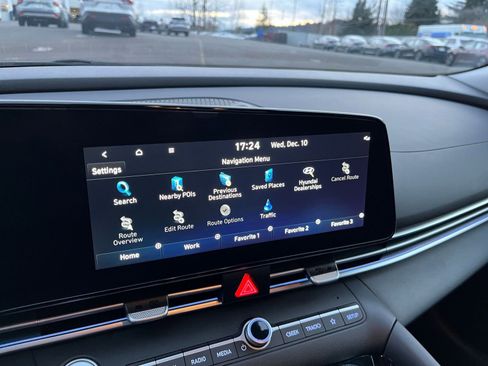 Used 2025 Hyundai Elantra SEL image 22