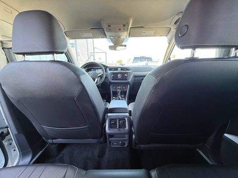 Used 2023 Volkswagen Tiguan SE FWD image 13